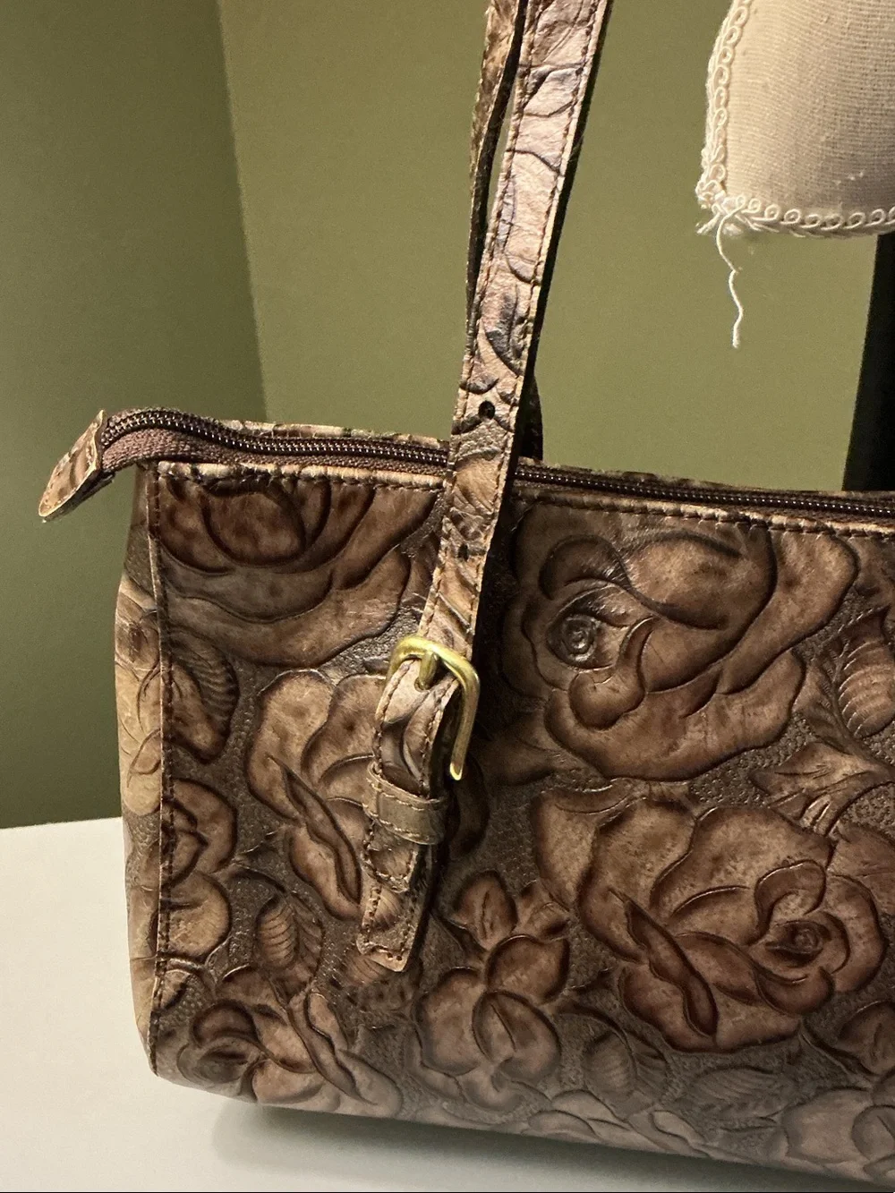 Brahmin Vintage 1990’s Elouise Rose Embossed Leather Chocolate Shoulder Bag EUC